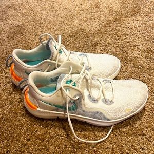 Very gently used limited edition women’s Nike Flex Run shoes
